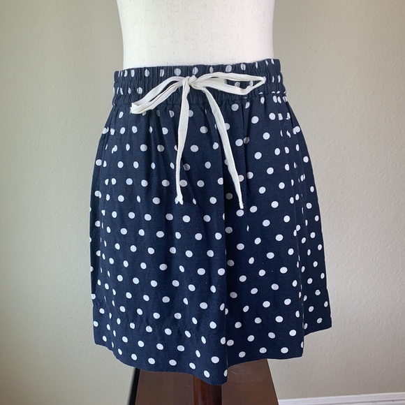 EUC Loft navy blue white polka dot mini skirt  sz 4   W/ pockets elastic waist. - Picture 2 of 13